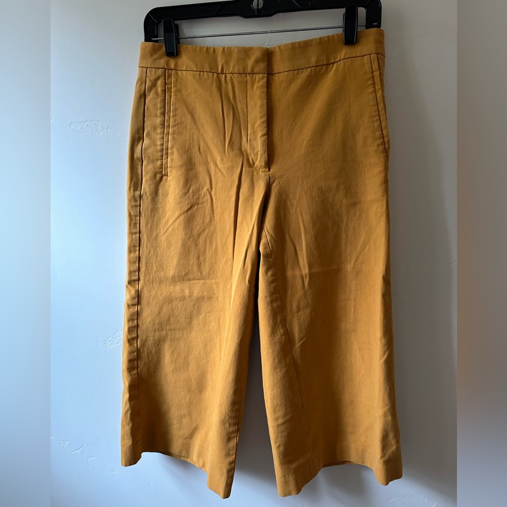 Ann Taylor capris, women’s size 6P